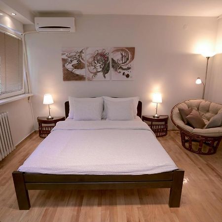 Ratan Apartamento Belgrado Exterior foto