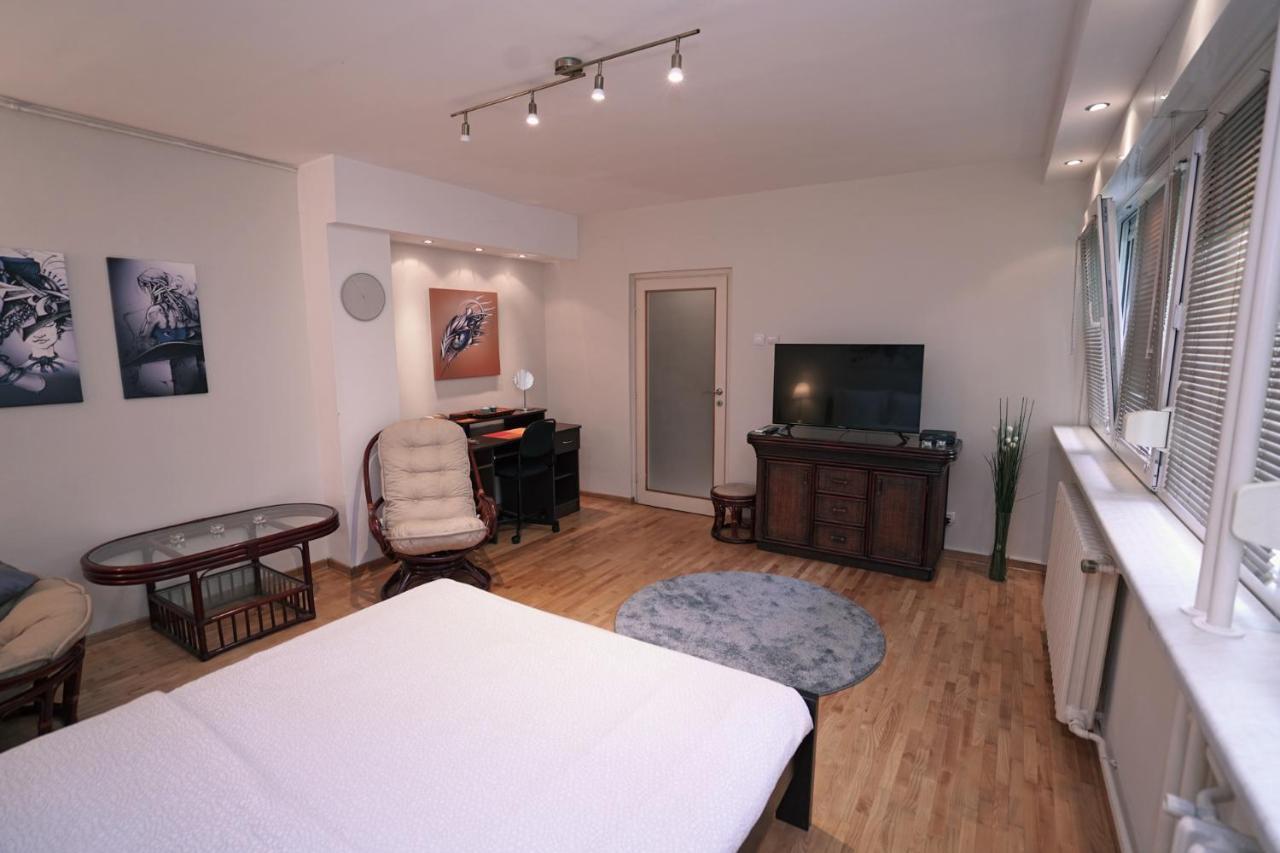 Ratan Apartamento Belgrado Exterior foto